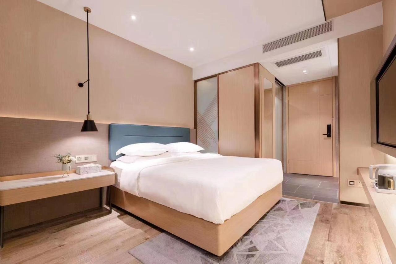 Chaoman Hotel -Guangzhou Shijing City Plaza Xiaoping Subway Station المظهر الخارجي الصورة